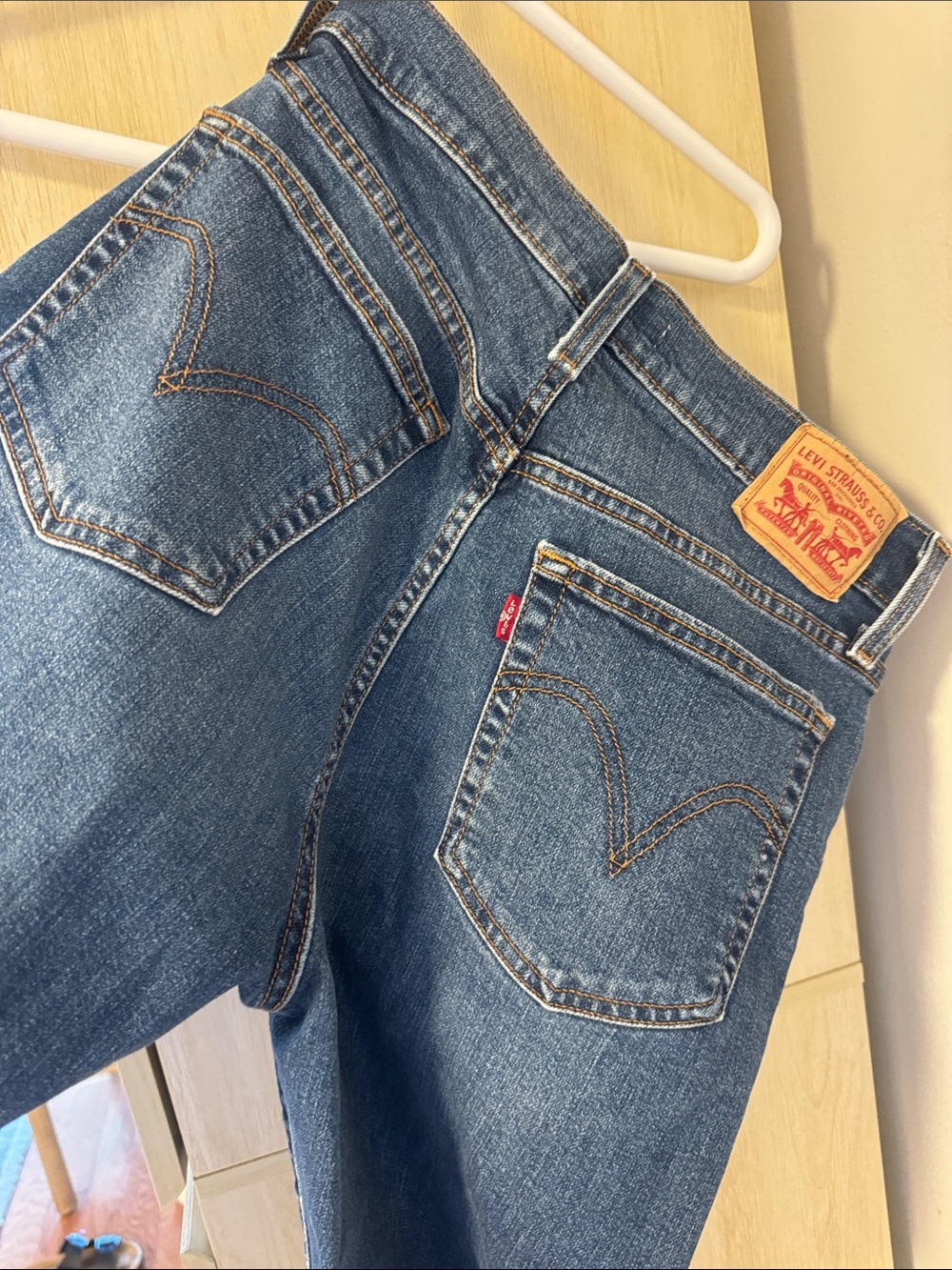 Levi's High-Rise Classic Jeans (Wedgie Straight) - Light stretch- Petite Length